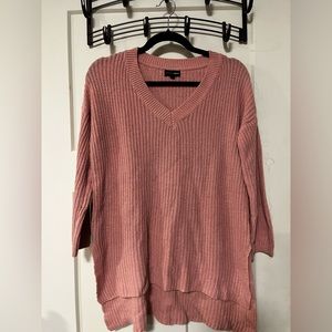 LAST CHANCE Like new v neck knit sweater
